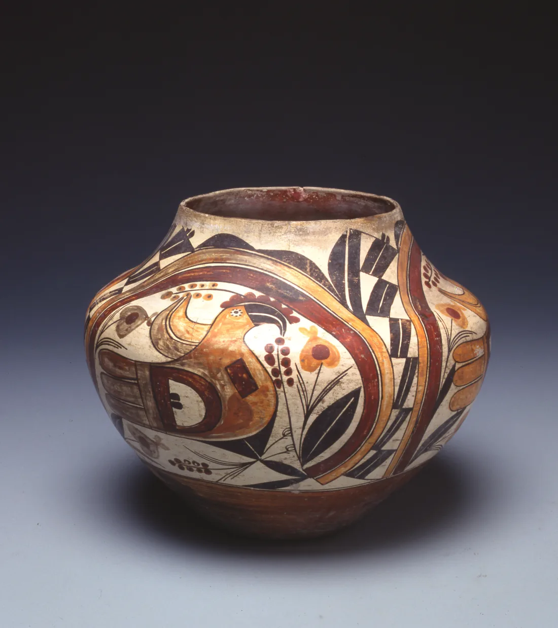 Painted earthenware vessel, Inv. Nr. B 6089