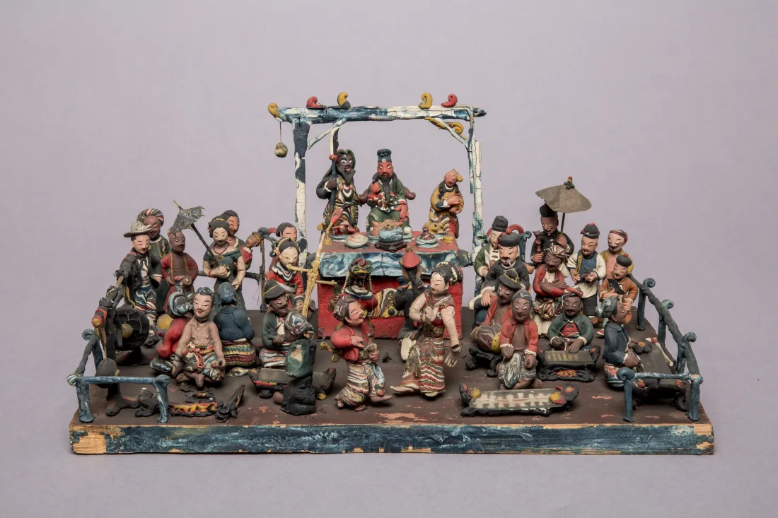 Model: Chinese wedding ceremony on Java with a great number of wooden figures and rice flour dough