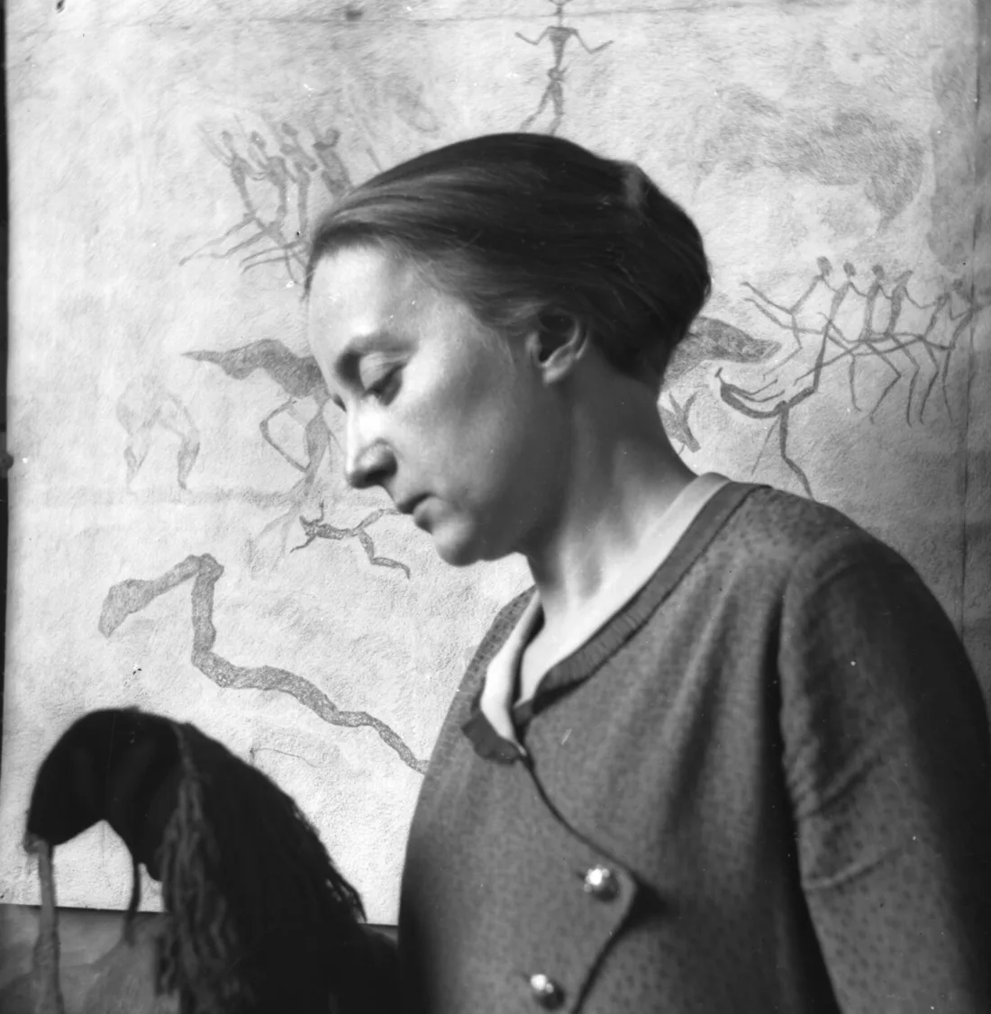 Zeichnerin Elisabeth Mannsfeld, s/w Fotografie