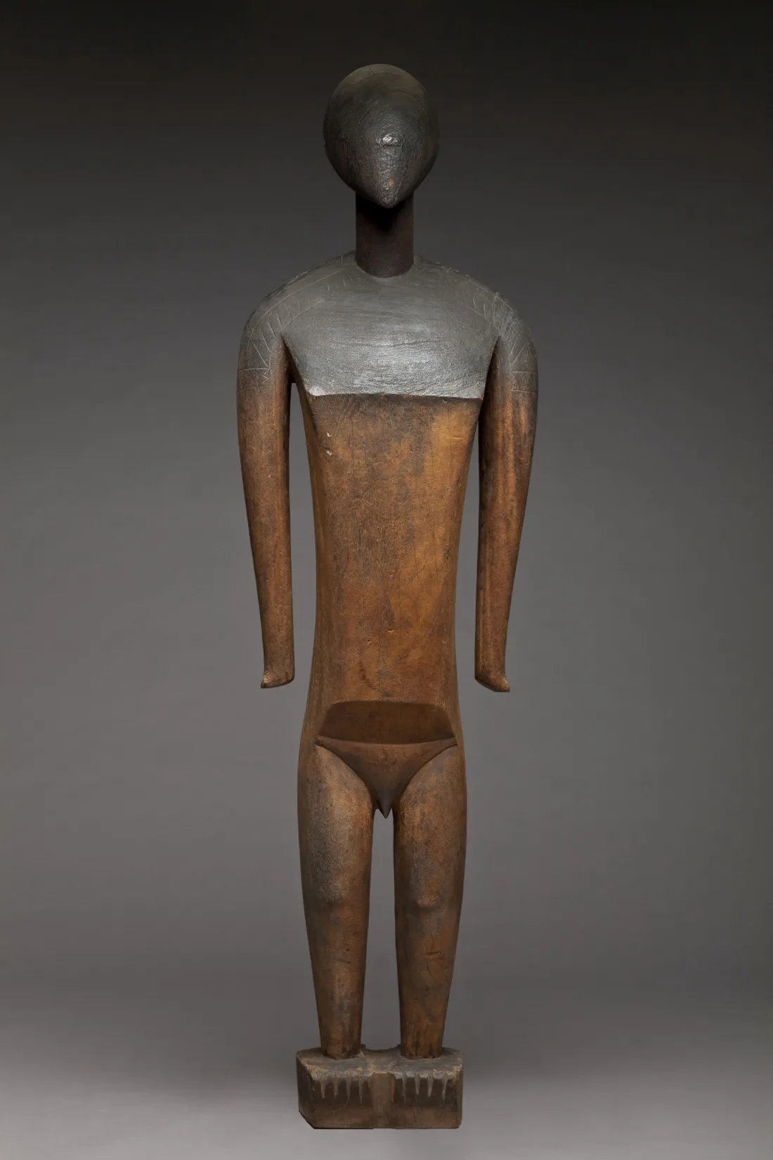 Hölzerne Figur eines Mannes