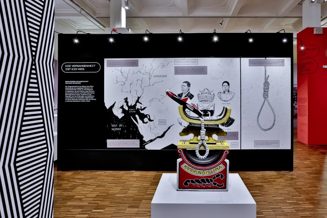 Blick in die Ausstellung Hey Hamburg, kennst Du Duala Manga Bell?