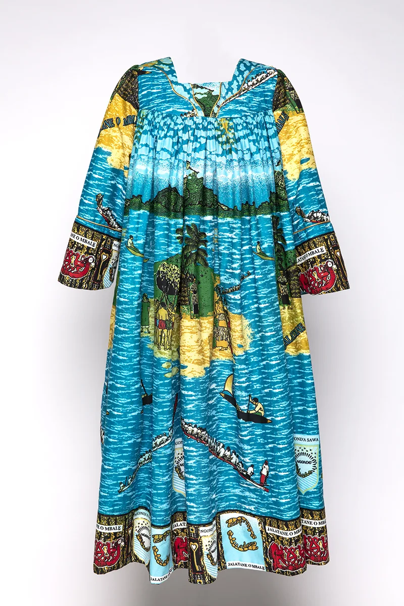 Kleid aus dem Besitz der Königinmutter Delphine Douala-Bell