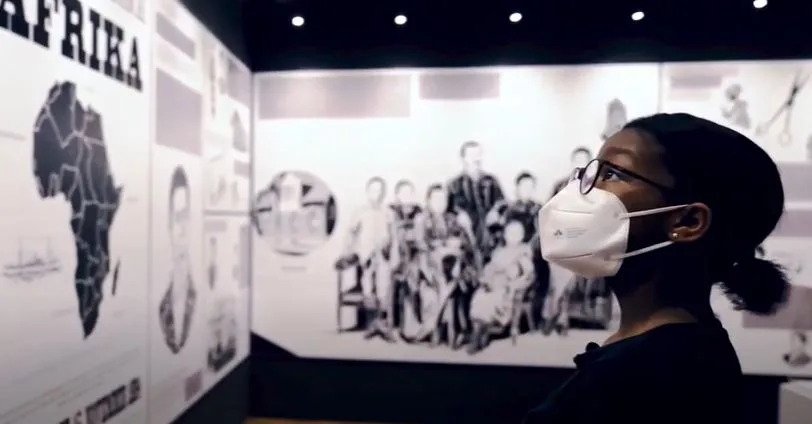 Blick in die Ausstellung Hey Hamburg, kennst Du Duala Manga Bell?!