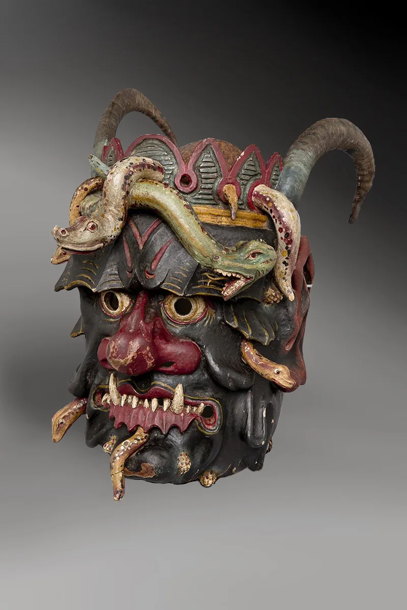 Maske mit Gemsenhörnern und Schlangen, Tirol