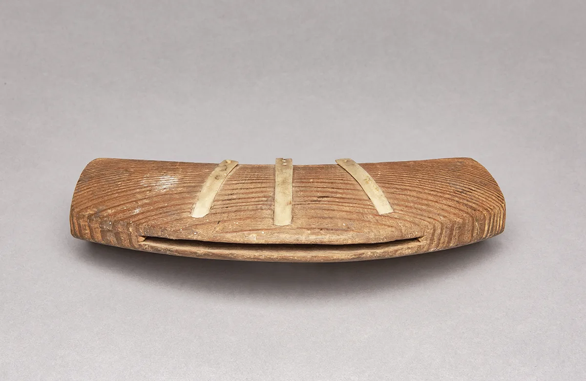 Snow goggle, Yupiit, Iñupiat or Aleut, Alaska, 19th – early 20th century, Wood