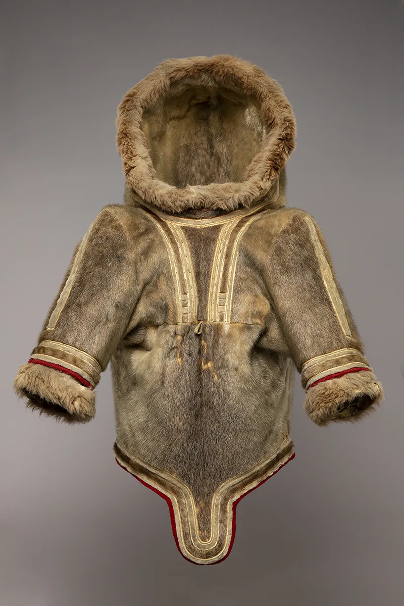 Women’s outer parka
Inuit (Kalaallit)
Kitaa (West Greenland)
before 1877
Disko Bay
Seal and reindeer skin