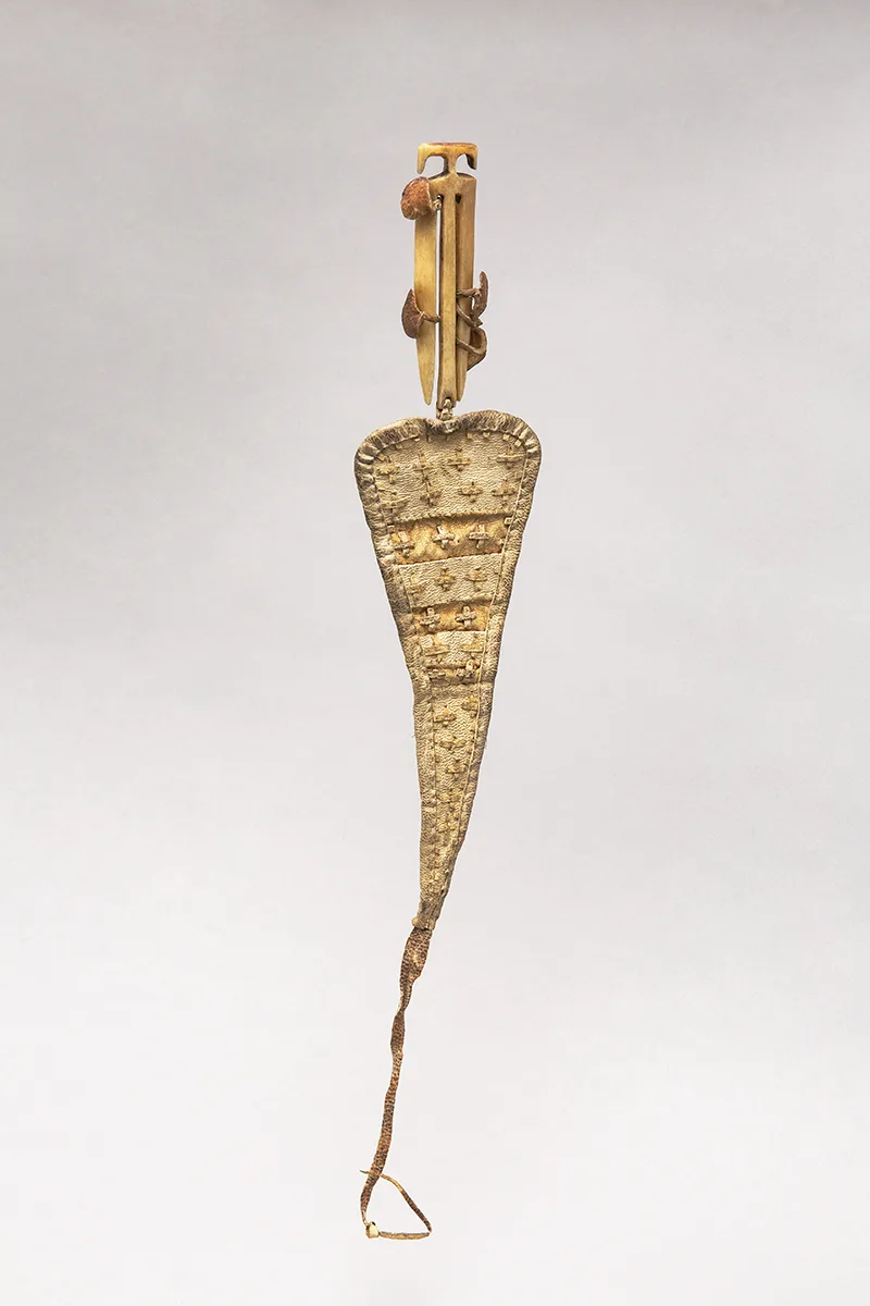 Needle holder
Inuit (Kalaallit)
Tunu (East Greenland)
before 1893
Greenland Sea
Sealskin, bone